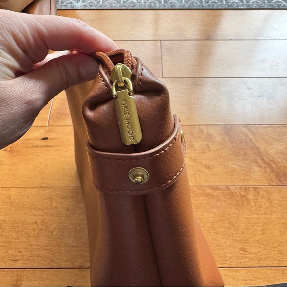 Pixie Mood Clara Elegant Brown Vegan Leather Cross Bag - Picture 2 of 3